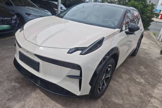 极氪X 2025款 五座后驱版