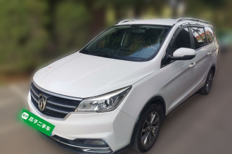 宝骏730 2019款 1.5L 手动时尚型 7座 国VI