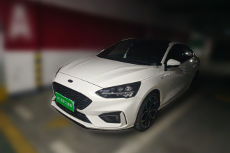 福特 福克斯 2021款 三厢 EcoBoost 180 自动ST Line