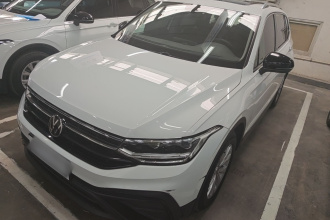 大众 途观L 2024款 出众款 300TSI 自动两驱龙腾版
