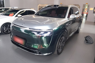 鸿蒙智行 问界M8 2025款 增程 Ultra版 53.4kWh 5座版 (192线激光雷达）