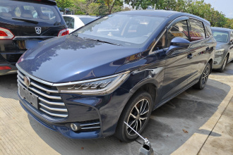 比亚迪 宋MAX 2017款 1.5T 手动智联豪华型 7座