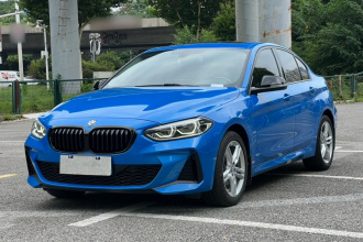 宝马1系 2021款 改款 120i M运动曜夜版