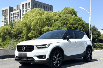 沃尔沃XC40 2021款 T4 四驱智雅运动版