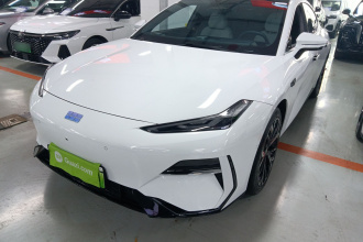 吉利银河 银河E8 2025款 700km 远航智驾版