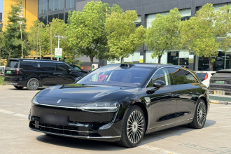 鸿蒙智行 享界S9T 2025款 增程 Ultra长续航版 (192线激光雷达）