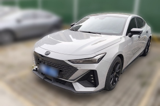 长安UNI-V 2023款 1.5T 尊贵型