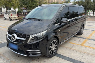 奔驰V级 2022款 V 260 L 长轴距豪华版