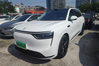 AITO 问界 问界M8 2025款 增程 Ultra版 53.4kWh 6座版 (192线激光雷达）