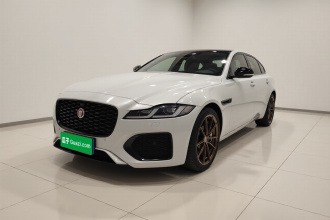 捷豹XFL 2023款 XFL 2.0T P250 两驱尊享豪华版