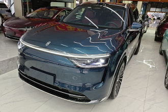 鸿蒙智行 问界M8 2025款 增程 Ultra版 53.4kWh 5座版 (192线激光雷达）
