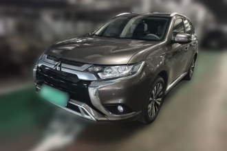 三菱 欧蓝德 2021款 2.0L 两驱畅享版 5座