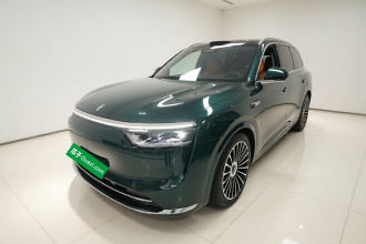 鸿蒙智行 问界M8 2025款 增程 Ultra版 53.4kWh 6座版 (192线激光雷达）