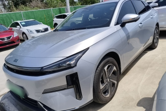 吉利银河 银河L6 2025款 EM-i 140km 星舰版