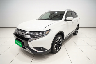 三菱 欧蓝德 2019款 2.4L 四驱致享版 7座 国VI