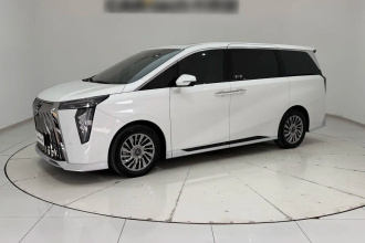 广汽传祺 传祺M8 2023款 宗师系列 400T 旗舰版