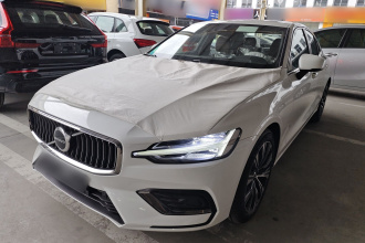 沃尔沃S60 2025款 B4 智远豪华版