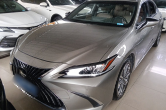 雷克萨斯ES 2022款 260 卓越版