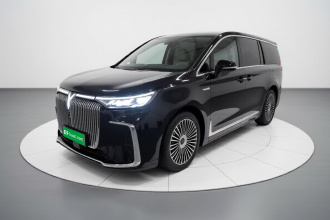 岚图汽车 岚图梦想家 2025款 PHEV 四驱尊贵鲲鹏版