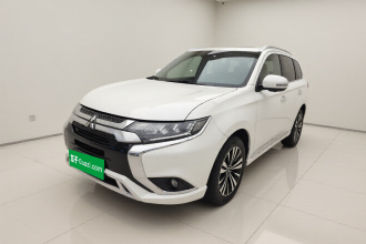 三菱 欧蓝德 2021款 2.4L 四驱致享版 7座