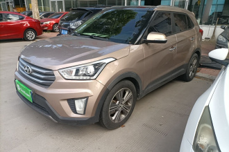 北京现代ix25 2015款 2.0L 自动四驱尊贵型DLX