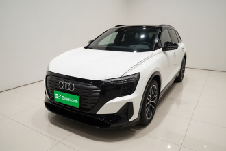 奥迪Q5 e-tron 2022款 40 e-tron 星耀型 机甲套装