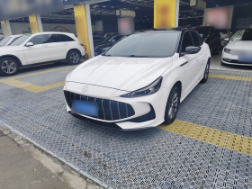 名爵 MG5 2025款 180DVVT 全球抢先版