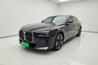 宝马i7 2023款 eDrive50L 尊享M运动套装