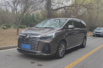 别克GL8 2023款 陆上公务舱 智慧尊贵型