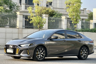 广汽传祺 影豹 2021款 270T DCT J15版