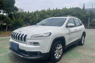 Jeep 自由光 2017款 2.0L 优越版
