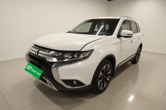 三菱 欧蓝德 2019款 2.4L 四驱致享版 7座 国VI