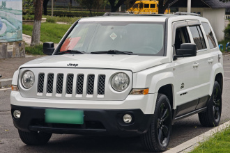 Jeep 自由客 2014款 2.4L 蛇行珍藏版