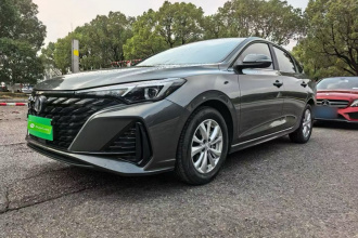 长安 逸动 2025款 PLUS 1.5L 手动豪华版