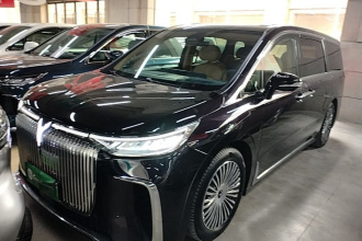 岚图汽车 岚图梦想家 2025款 PHEV 四驱旗舰鲲鹏版