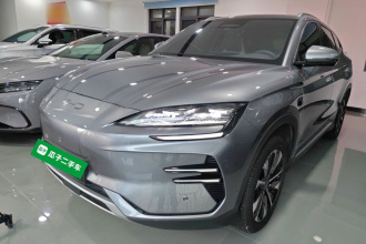 比亚迪 宋PLUS新能源 2025款 EV 智驾版 520km 尊贵型