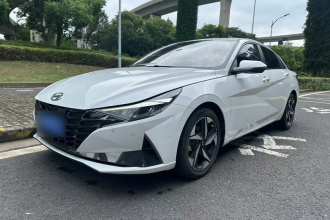 现代 伊兰特 2022款 1.5L CVT LUX尊贵版