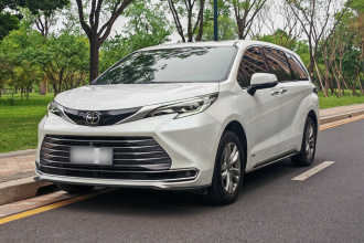 丰田 赛那SIENNA 2024款 2.5L混动 四驱尊贵版