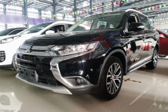 三菱 欧蓝德 2018款 2.0L 两驱荣耀版 5座