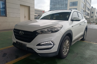 现代 途胜 2015款 1.6T 双离合两驱智能型