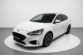 福特 福克斯 2021款 两厢 EcoBoost 180 自动ST Line