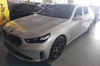 宝马i5 2024款 eDrive 35L 尊享型 豪华套装