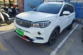 SWM斯威汽车 SWM斯威X7 2017款 1.5T 自动智享型 7座