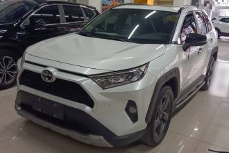 丰田 RAV4荣放 2022款 2.0L CVT四驱风尚版