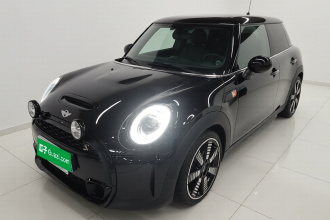 MINI 2023款 2.0T COOPER S 艺术家 五门版