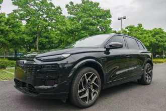 奥迪Q6L e-tron 2026款 首发领航版