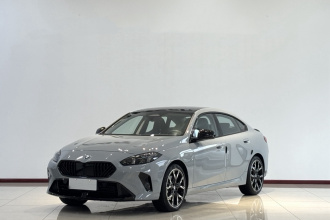 宝马2系 2025款 225L M运动曜夜套装