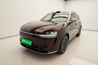 鸿蒙智行 问界M9 2025款 增程 Ultra版 52kWh 6座版 (192线激光雷达）