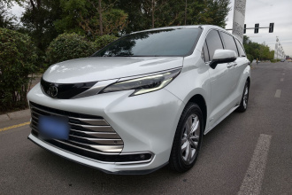 丰田 赛那SIENNA 2024款 2.5L混动 四驱尊贵版