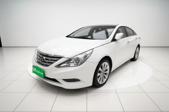 现代 索纳塔 2011款 2.0L 自动豪华版